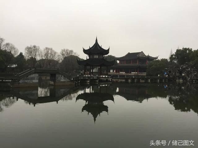 刚下班，领导打电话问你忙不忙，该怎么回复？游戏画面
